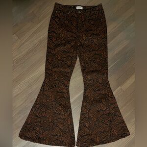 Shyanne Bell Bottom Jeans size 30